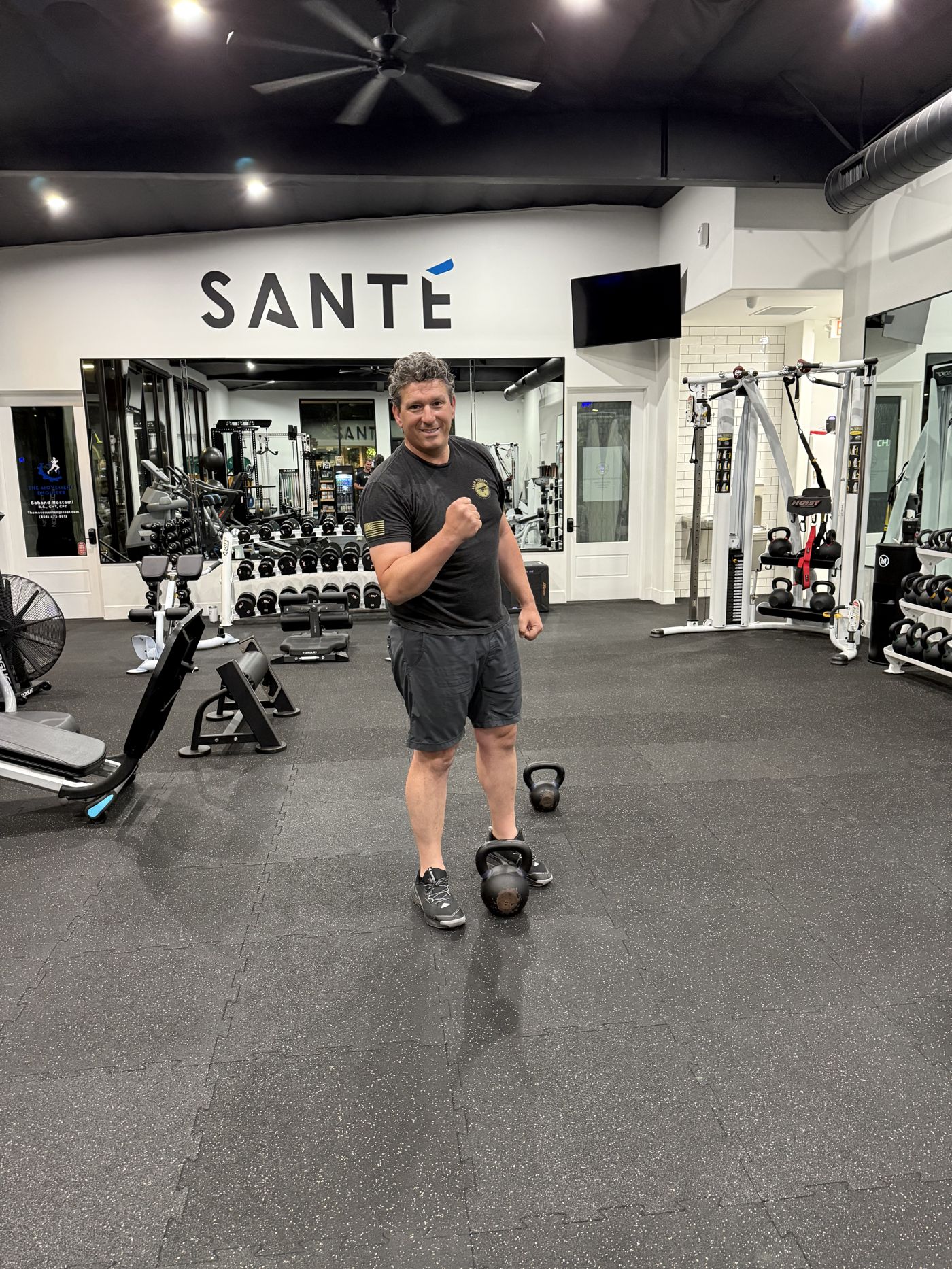 Brett Wheeless training clients at Sante Wellness Del Mar